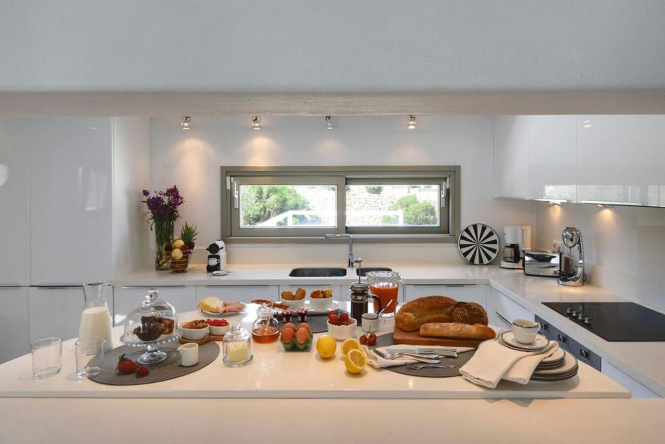 Villa Dafni 4Bed With Pool In Kalafatis Spilia Mykonos Town エクステリア 写真