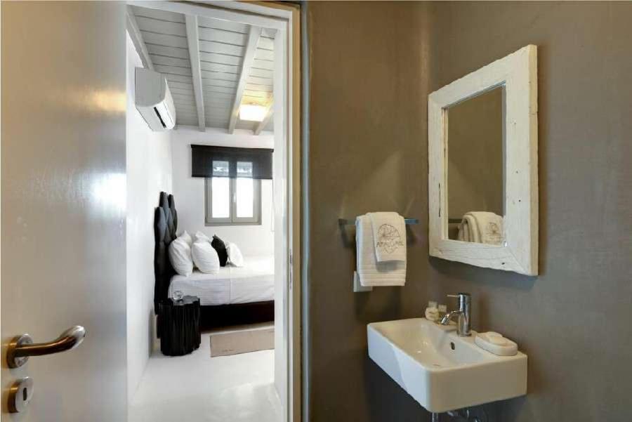 Villa Dafni 4Bed With Pool In Kalafatis Spilia Mykonos Town エクステリア 写真